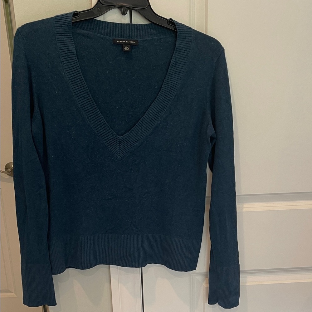 Banana Republic Teal V-Neck Sweater, size xl